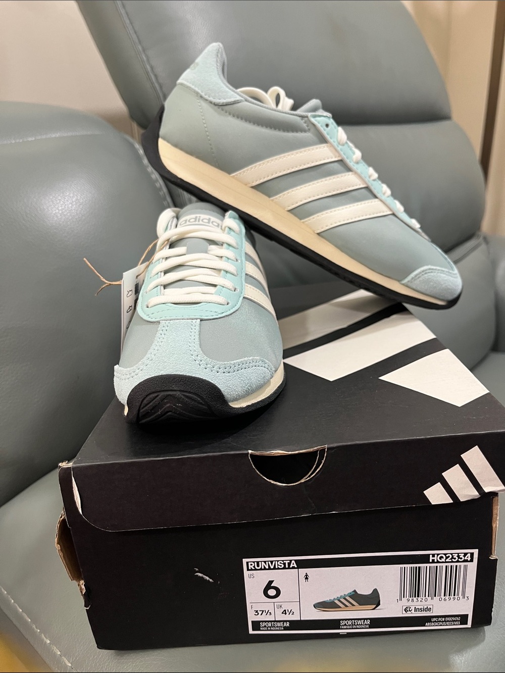 adidas Runvista minty blue/White Women's Lace-Up Sneakers